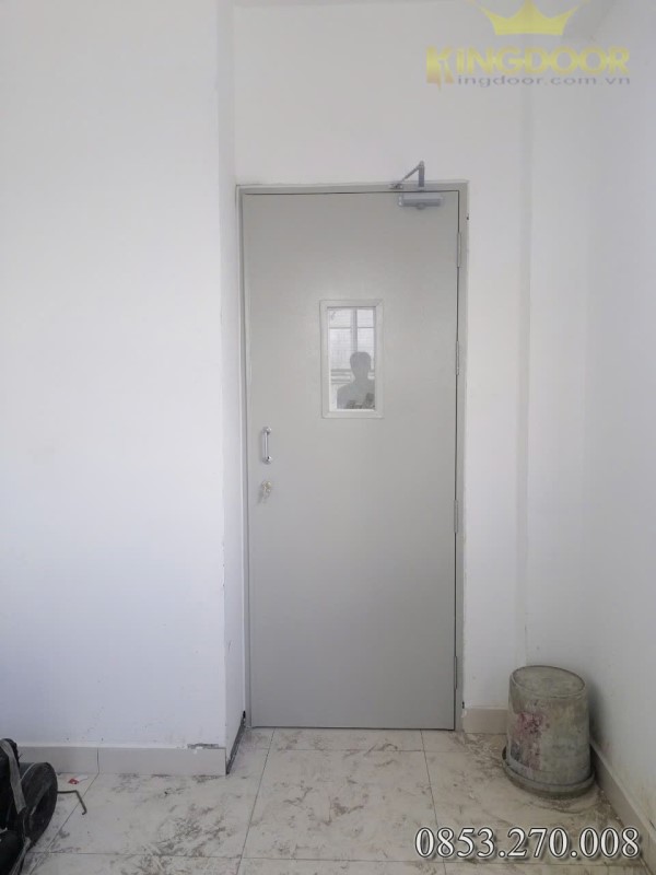 cửa thép chống cháy có ô kính